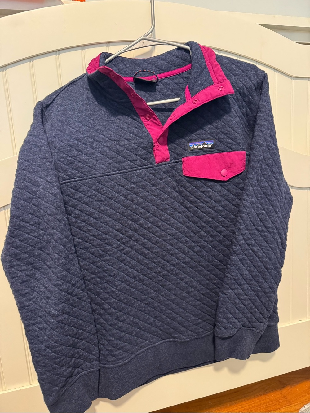 Patagonia Men's Quilted Crewneck Pullover - Charcoal with Pink Accents